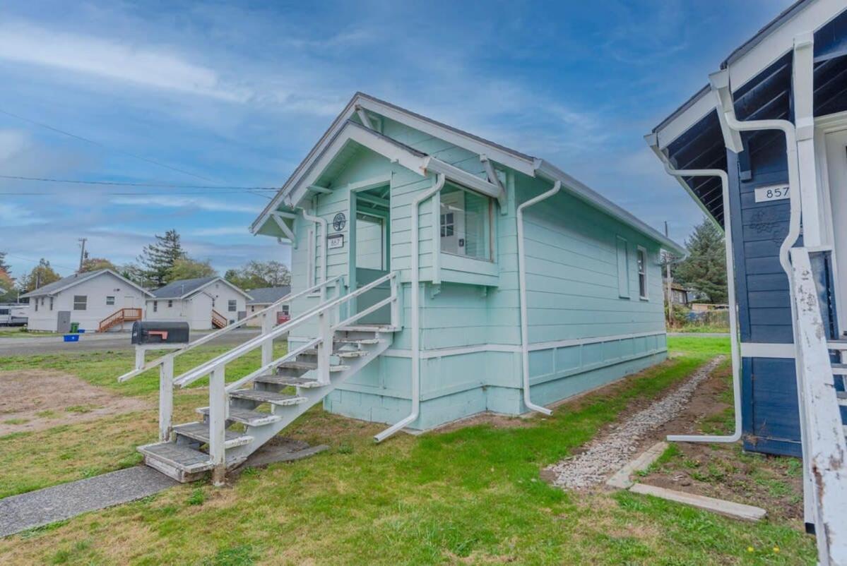 #Stayinmydistrict Coos Bay Cypress Cottage ภายนอก รูปภาพ