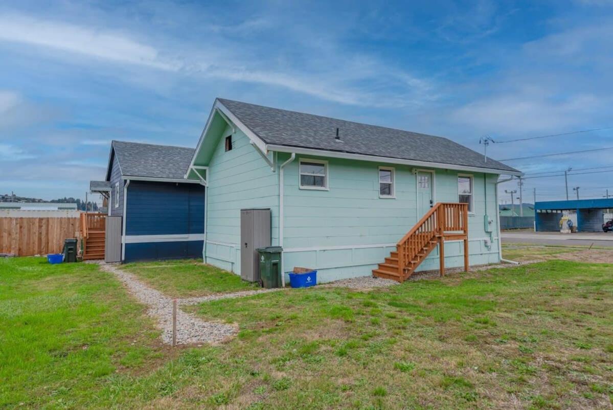 #Stayinmydistrict Coos Bay Cypress Cottage ภายนอก รูปภาพ